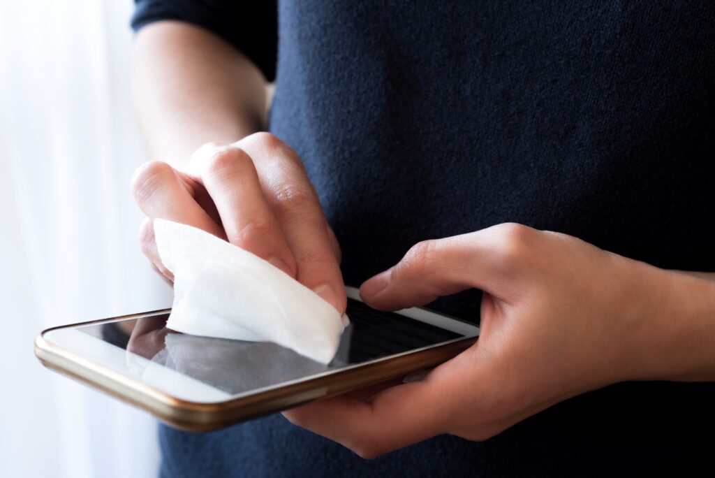 The Hidden Danger of Dust: How Debris Gradually Damages Your Smartphone